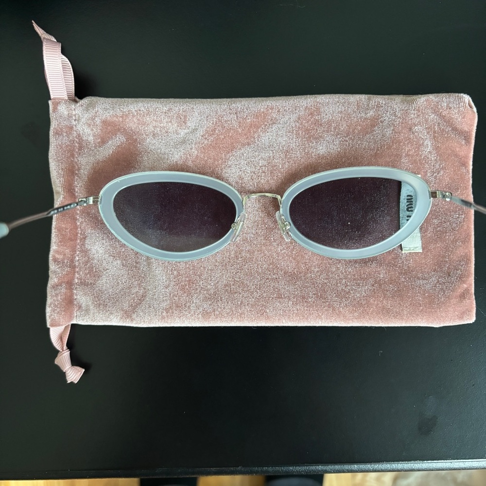 MIU MIU blue sunglasses - Picture 2 of 5